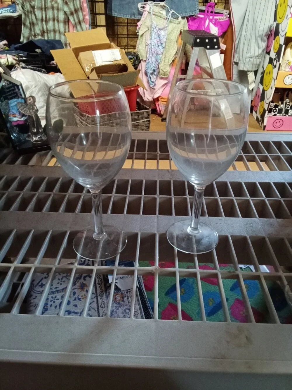 Set of 2 Clear Glass Wine Goblets